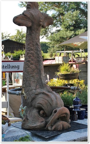 Riesiger wasserspeier fontäne - riesiger,