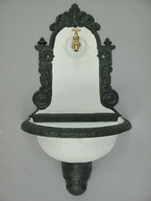 Waschbecken Wandbrunnen