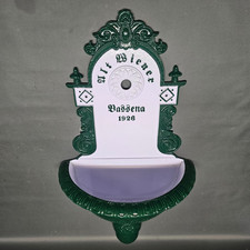 Wandbrunnen im Antikstil aus